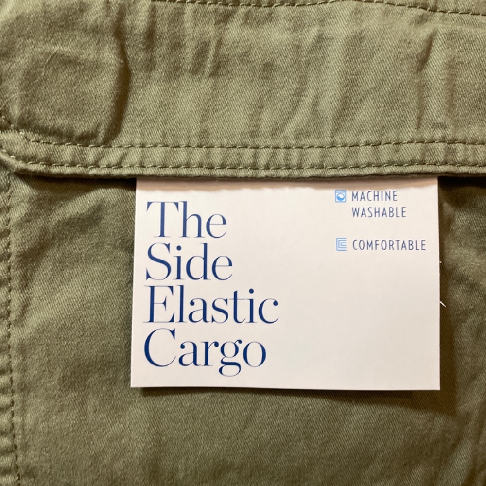 Men’s NWT Side Elastic Cargo Shorts- 44 inch waistline- 7.5 inseam- lots of pock - Picture 5 of 6